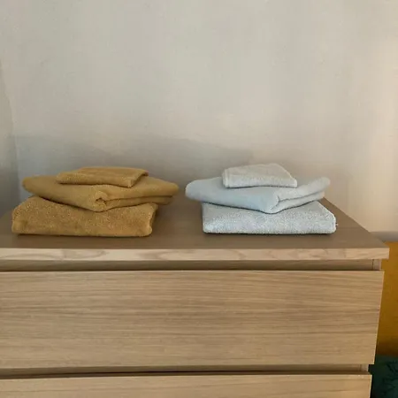 A Casa Amarela * Sao Martinho da Cortica