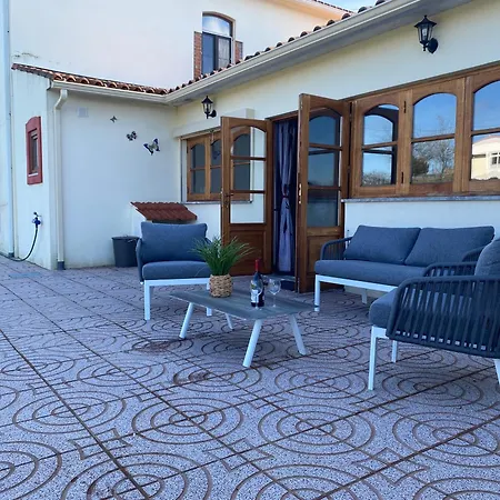 A Casa Amarela Bed & Breakfast *