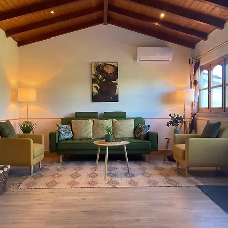 Bed & Breakfast A Casa Amarela Sao Martinho da Cortica