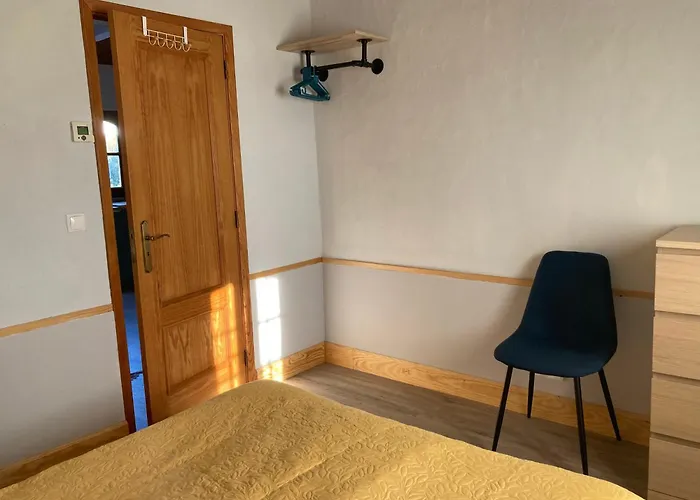 A Casa Amarela Sao Martinho da Cortica